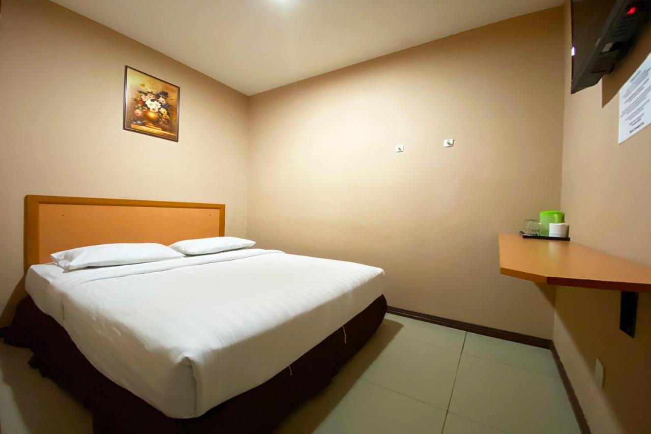 Oyo 90108 Hotel Kaya Kota Kinabalu Ngoại thất bức ảnh