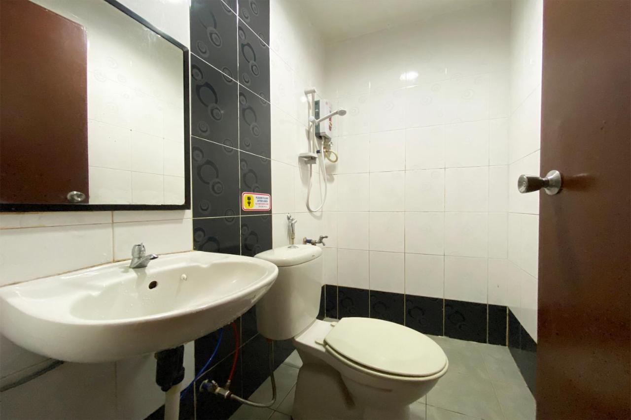 Oyo 90108 Hotel Kaya Kota Kinabalu Ngoại thất bức ảnh